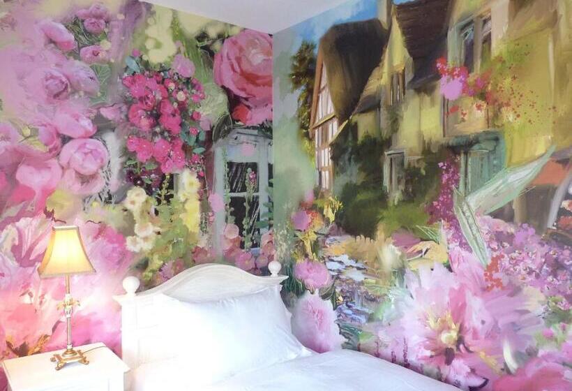 חדר סטנדרט, The Little Britain Inn Themed Hotel One Of A Kind In Europe