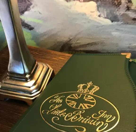 クイーンサイズベッドのスタンダードルーム, The Little Britain Inn Themed Hotel One Of A Kind In Europe
