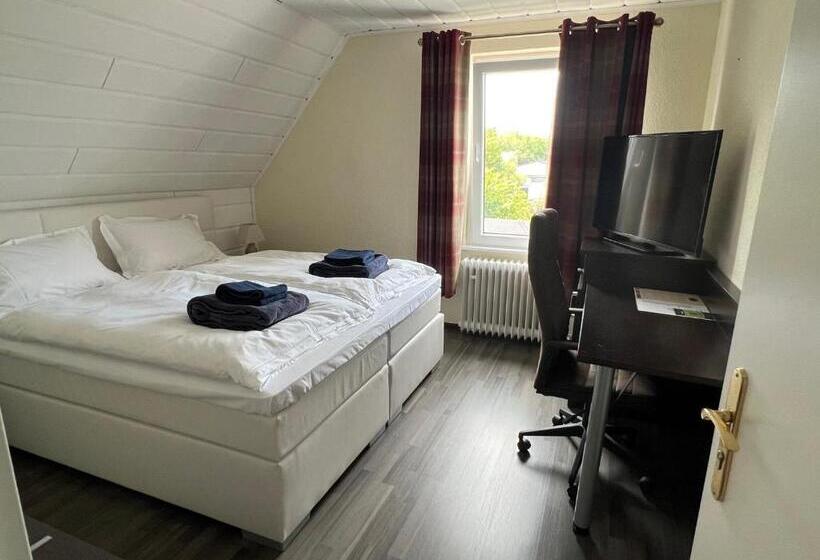 דירת פנטהאוז 1 חדרי שינה, The Little Britain Inn Themed Hotel One Of A Kind In Europe