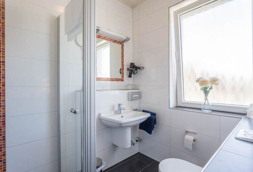 חדר סטנדרט, The Little Britain Inn Themed Hotel One Of A Kind In Europe