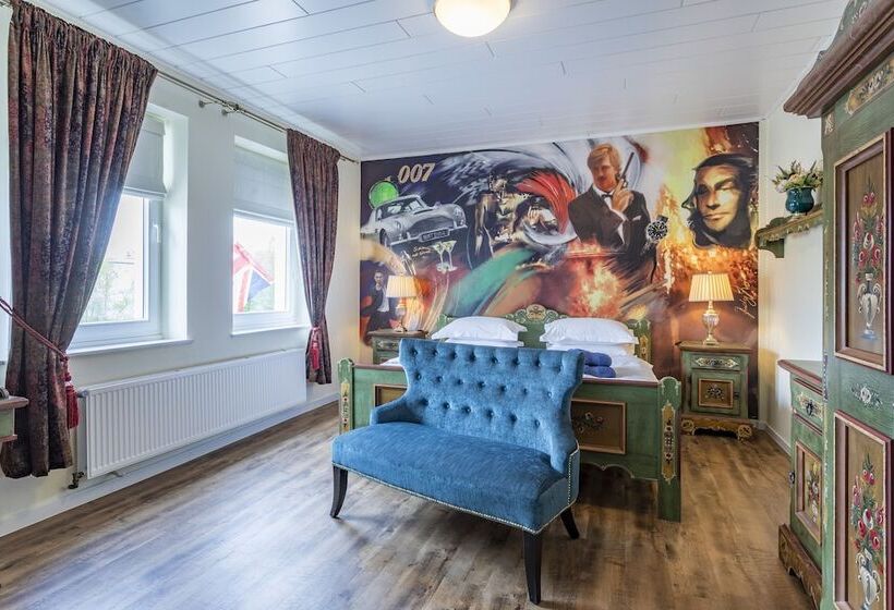 חדר סטנדרט, The Little Britain Inn Themed Hotel One Of A Kind In Europe