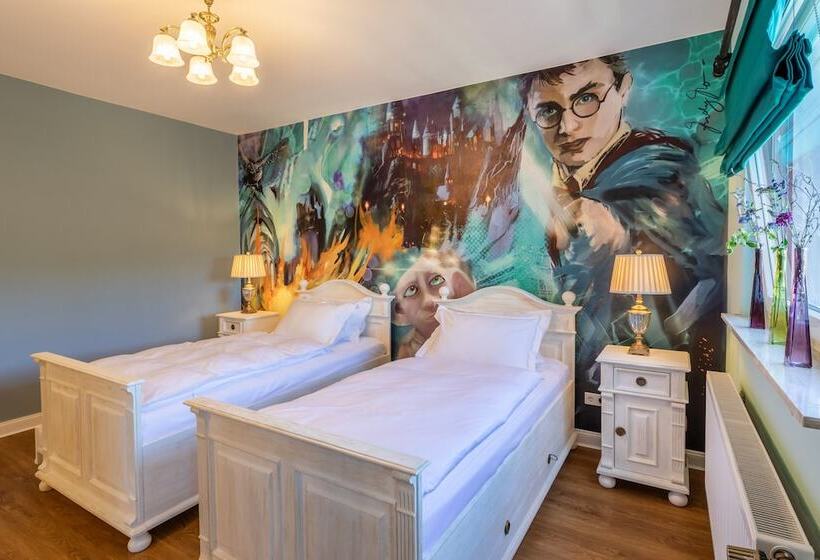 スタンダードルーム, The Little Britain Inn Themed Hotel One Of A Kind In Europe