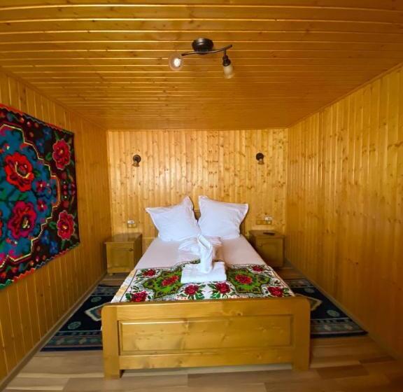 آپارتمان 2 خوابه, Conacul Lupilor