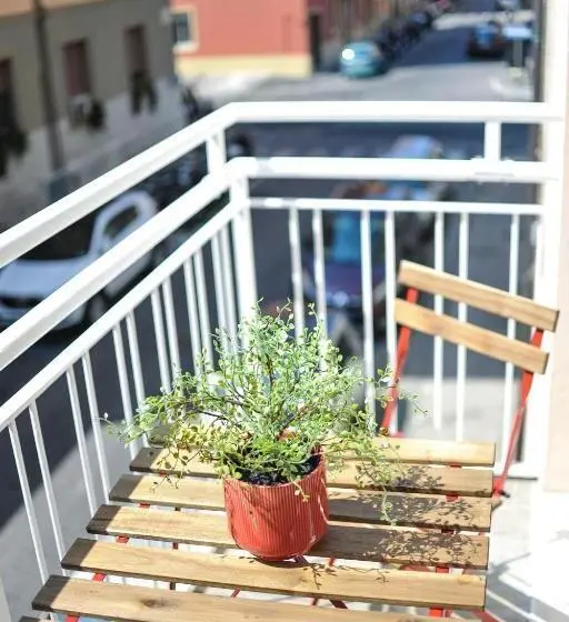 اتاق استاندارد سه نفره, Butterfly B&b