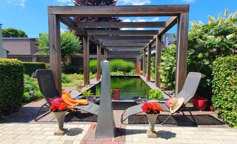 سوییت لوکس, Downtown Hideaway, B&b Grand Deluxe