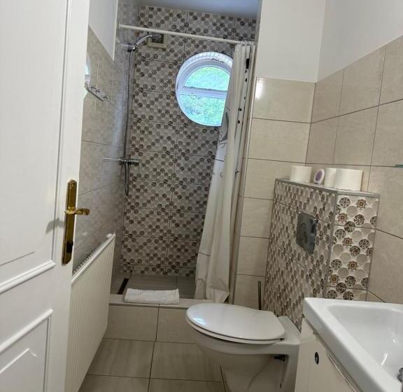 Deluxe Rum, Jager Guesthouse