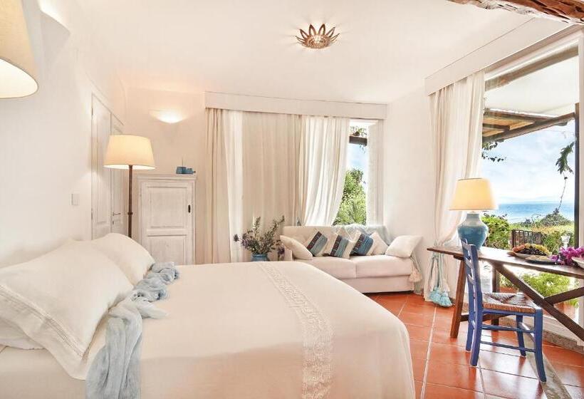 جناح جونيور مطلّ علي البحر, Karamare