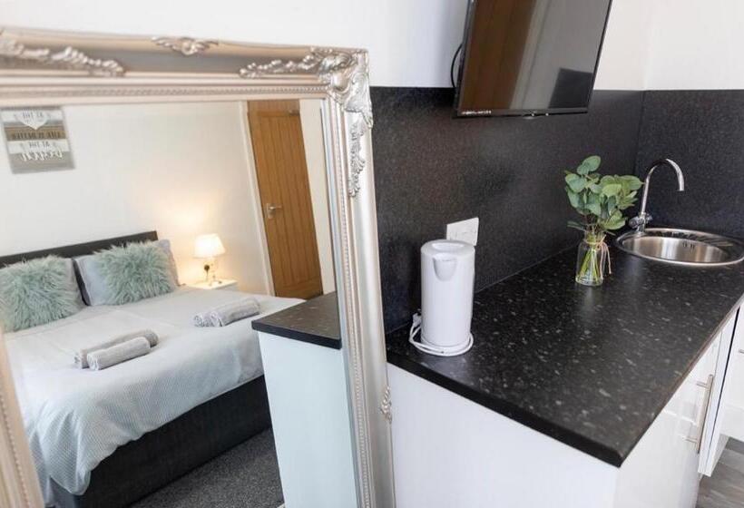 Номер Стандарт, Megs Island Guest House