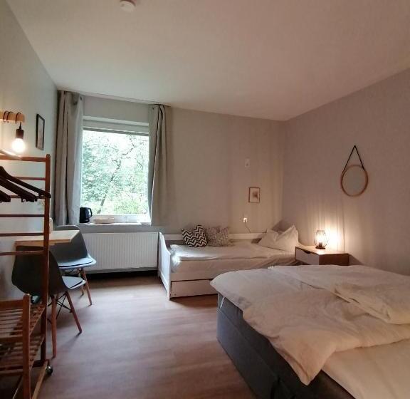 Четырехместный Номер Стандарт, Waldjugendherberge Uelsen