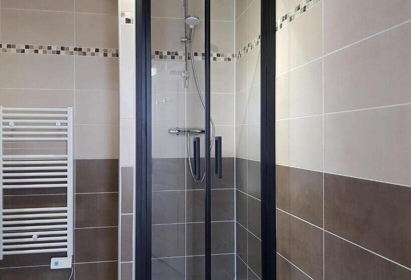 Четырехместный Номер Стандарт Вид на Сад, Domaine De Pelouaille   Chambre D Hôtes