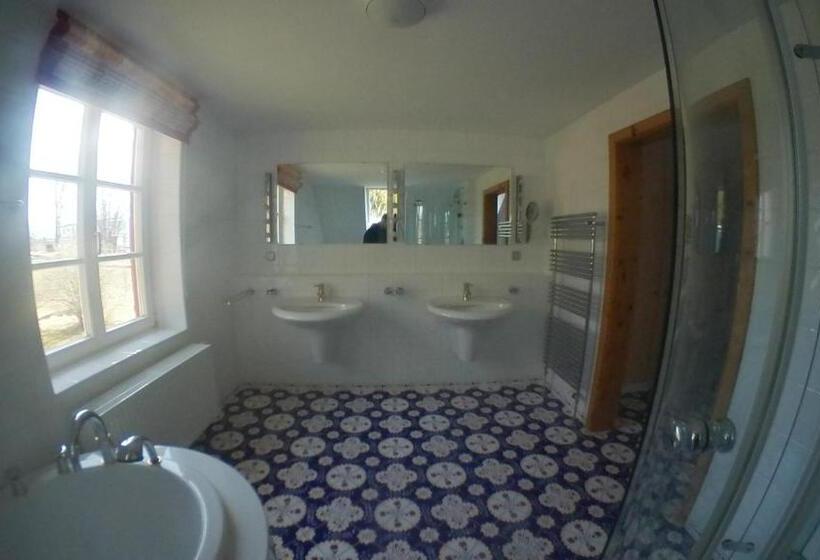 Standard room with outdoor bath, Naturforsthaus Gartenblick Für Hunde   Und Naturverbundene Menschen