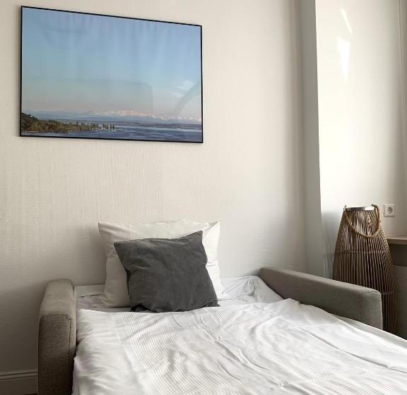 スタンダードスタジオ, La Fleur