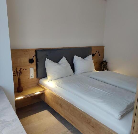 スタンダードスタジオ, La Fleur