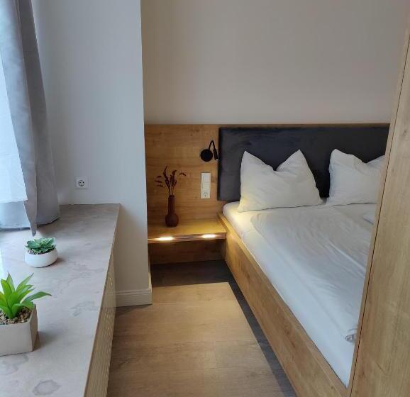 スタンダードスタジオ, La Fleur