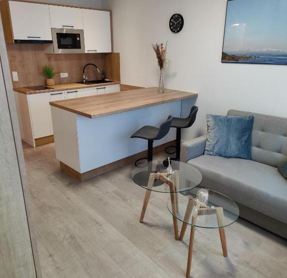 スタンダードスタジオ, La Fleur