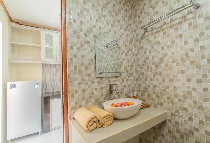 חדר דלוקס, Mailaku House