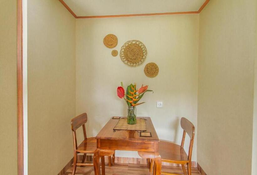 סוויטה נוף לגינה, Mailaku House