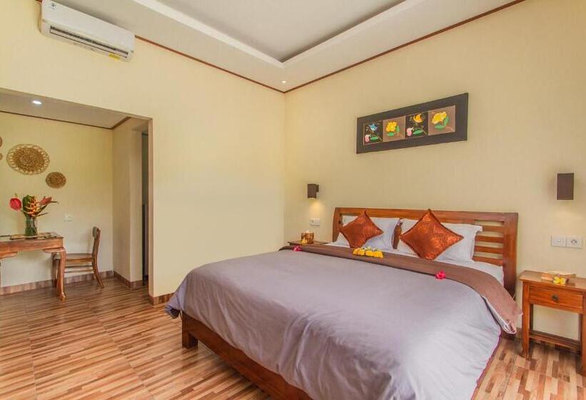 סוויטה נוף לגינה, Mailaku House