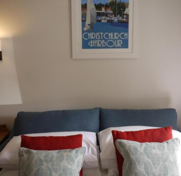 חדר משפחתי, Cranborne House