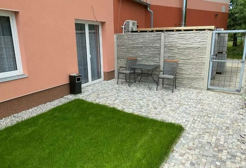 Appartamento 1 Camera da Letto, Apartmány Krupka