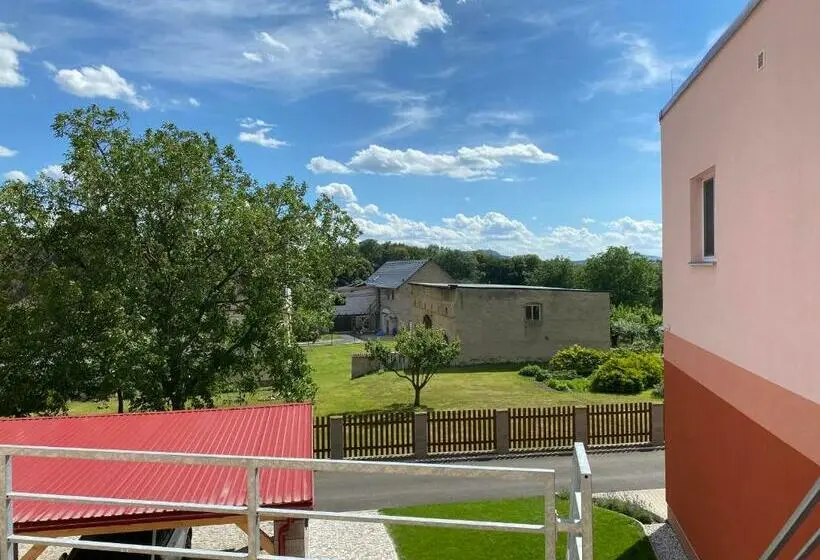 Appartamento 2 Camere da Letto, Apartmány Krupka