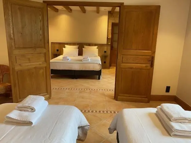 ガーデンビューファミリールーム, Domaine De Cazal   Chambres D Hôtes Avec Piscine Au Cœur De 26 Hectares De Nature Préservée