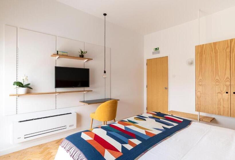 Camera Standard, Casa D´avó Dalina