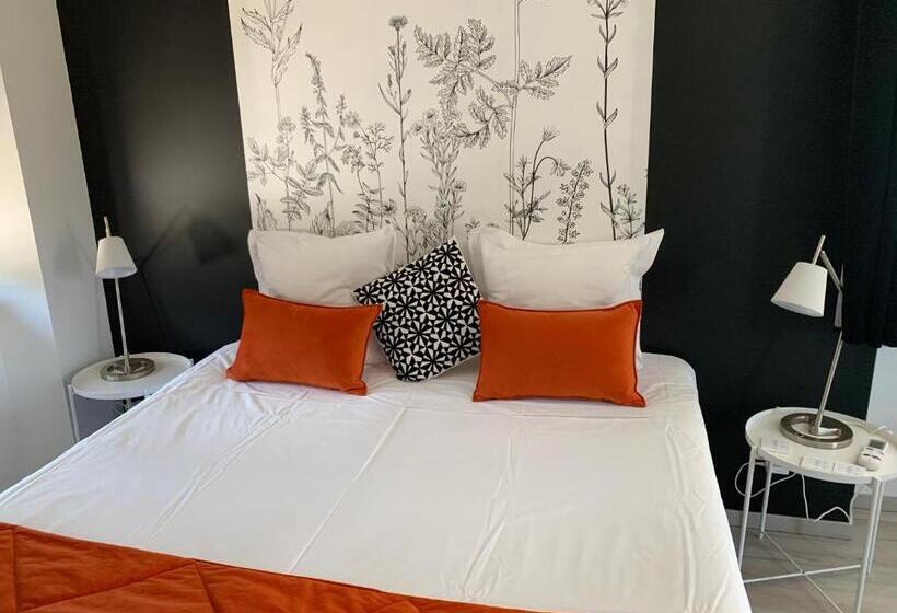 Трехместный Номер Стандарт Вид на Сад, La Petite Maison 1933