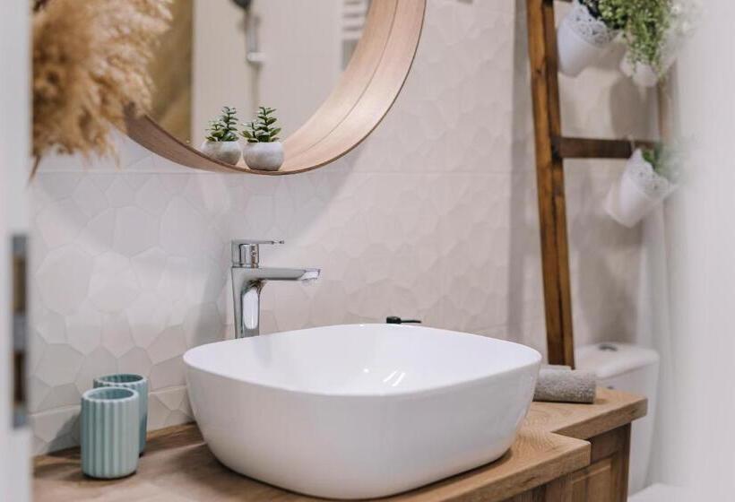Семейный Номер, Nádas Center Home Badacsony