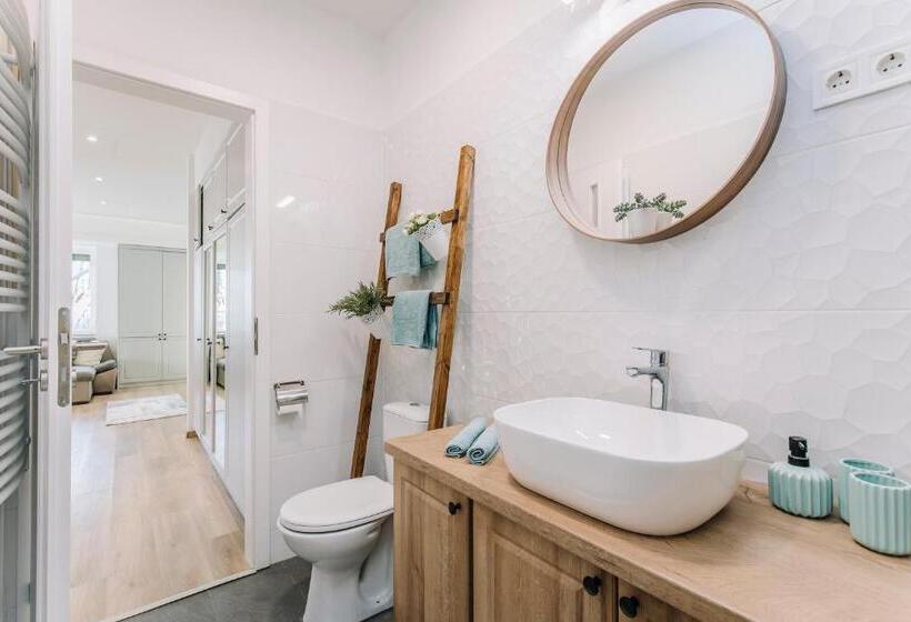 テラス付き1ベッドルームアパートメント, Nádas Center Home Badacsony