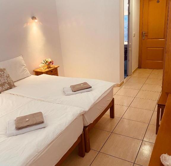 חדר סטנדרט עם מרפסת, Hostal Villa Senese