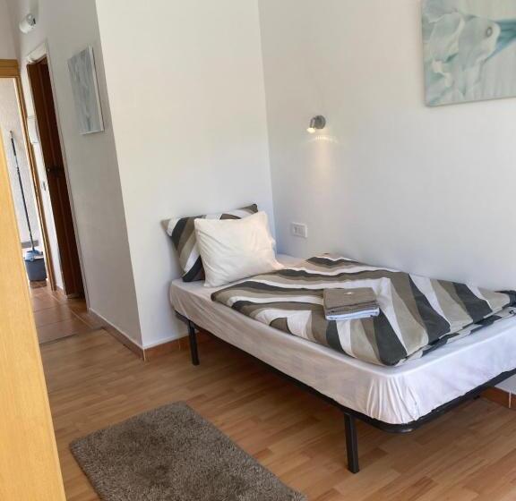 اتاق استاندارد یک نفره, Hostal Villa Senese