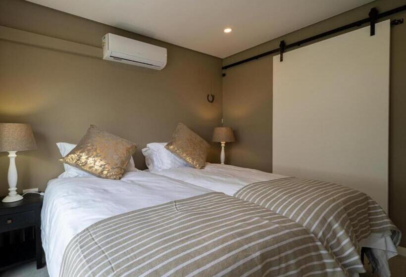 Номер Стандарт, Equestre Bnb