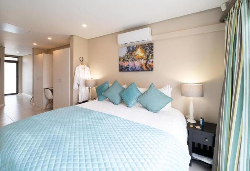 Люкс, Equestre Bnb