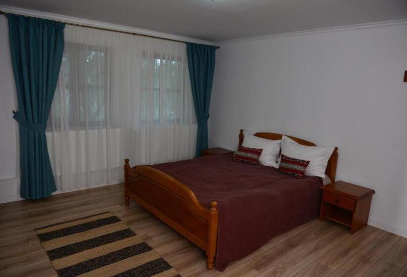 Номер Deluxe, Dumbrava