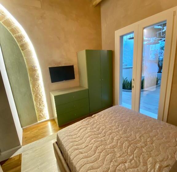 سوئیت جونیور با تراس, Il Cortile Di Elen