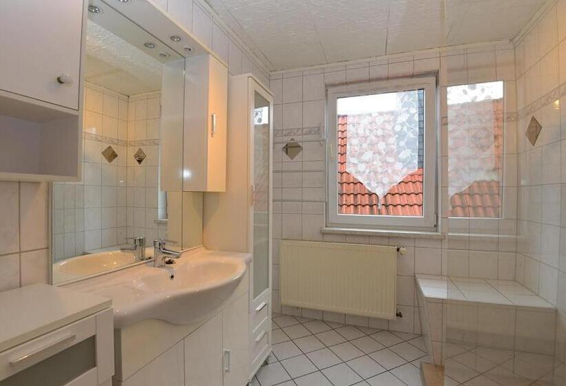 4间卧室的房子, Monteurhaus Arbeiterunterkunft Haus Markus Suhl