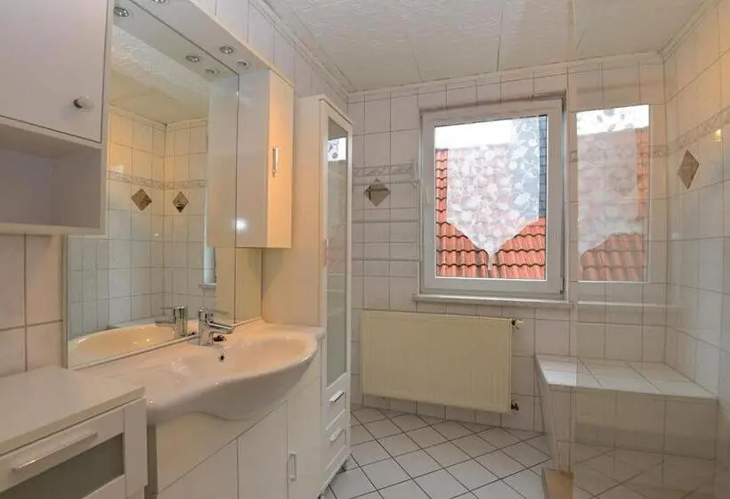 4ベッドルームハウス, Monteurhaus Arbeiterunterkunft Haus Markus Suhl