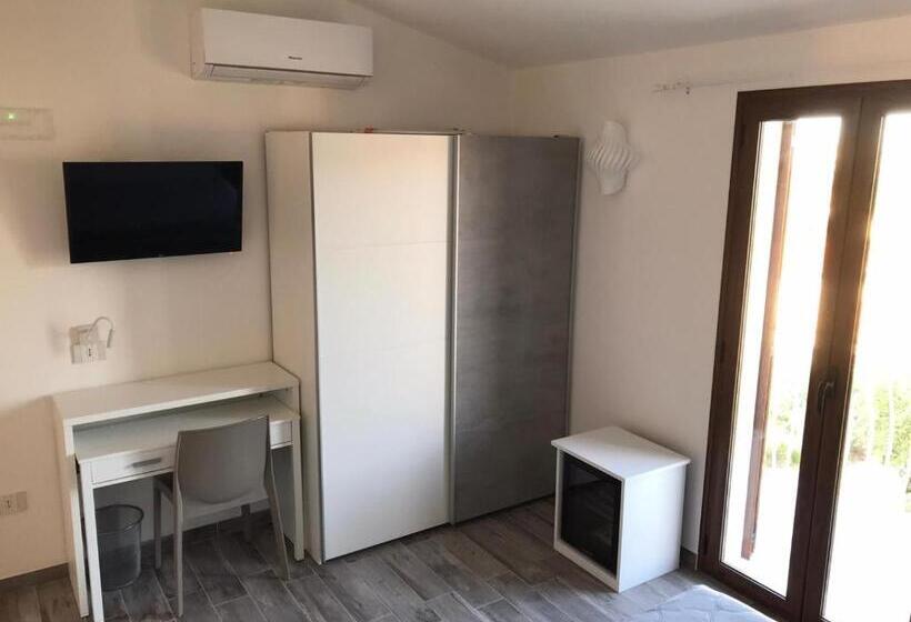 חדר דלוקס צדדי נוף לים, B&b Aly&emy