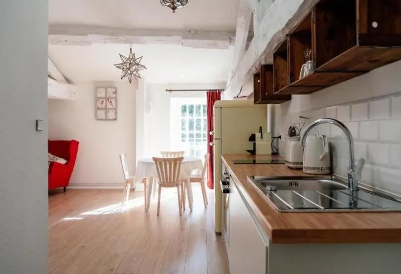 1 Bedroom Apartment River View, Château Destinée
