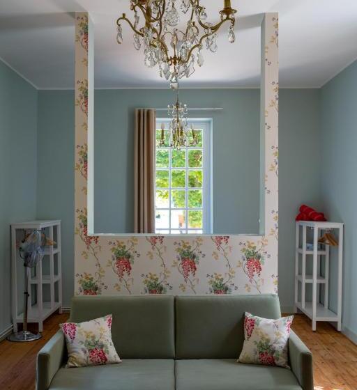 带花园景观的标准工作室, Château Destinée