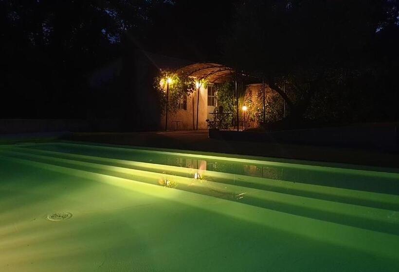 Номер Стандарт, Chambre Saint Emilion   Le Clos D Antan