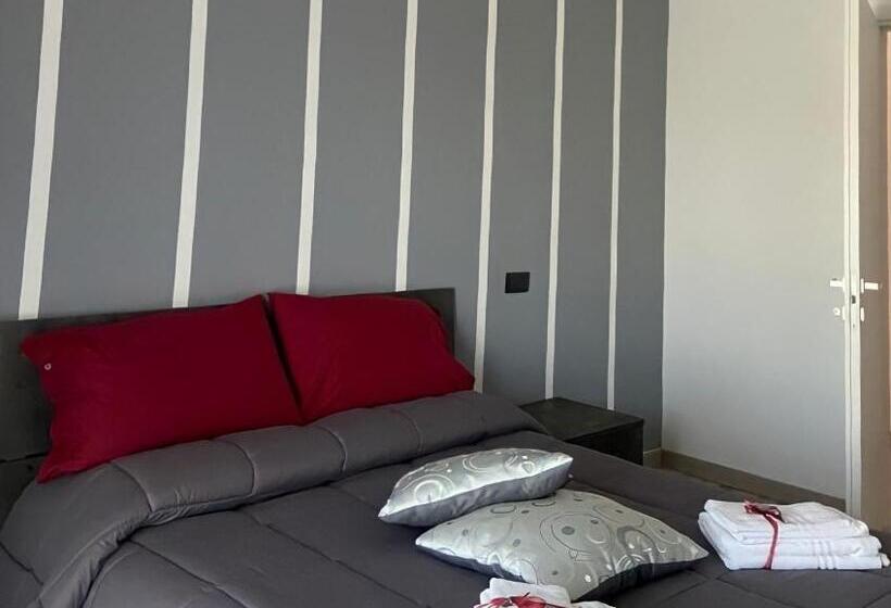 Standard room with outdoor bath, L Angelica Affittacamere