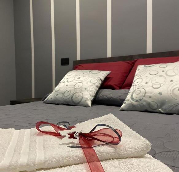 Standard room with outdoor bath, L Angelica Affittacamere