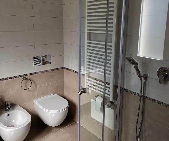 Standard room with outdoor bath, L Angelica Affittacamere