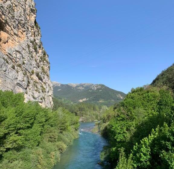 스탠다드 룸 산 전망, Le Long Du Verdon