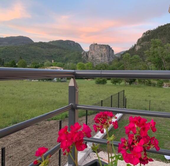 Номер Стандарт Вид на Горы, Le Long Du Verdon