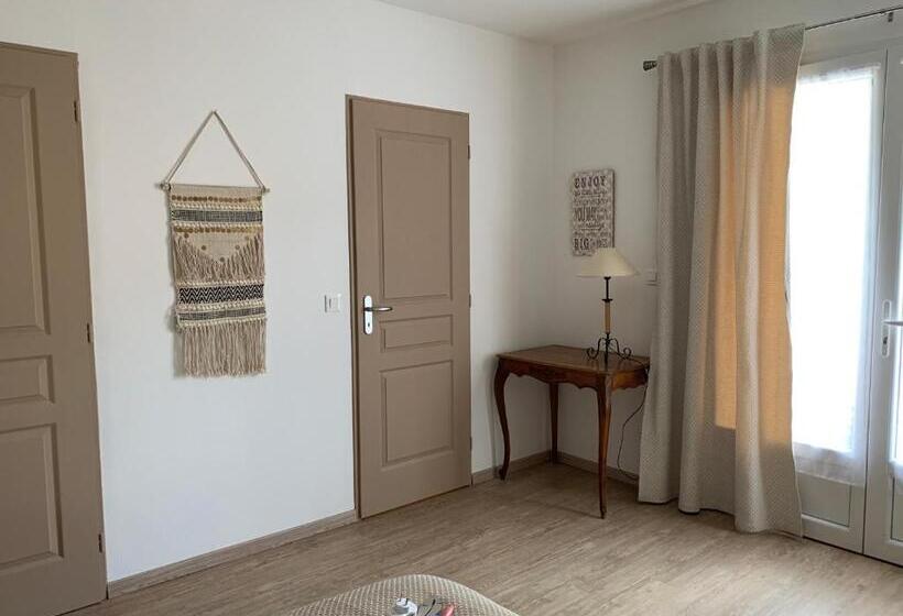 Номер Стандарт Вид на Бассейн, Le Long Du Verdon