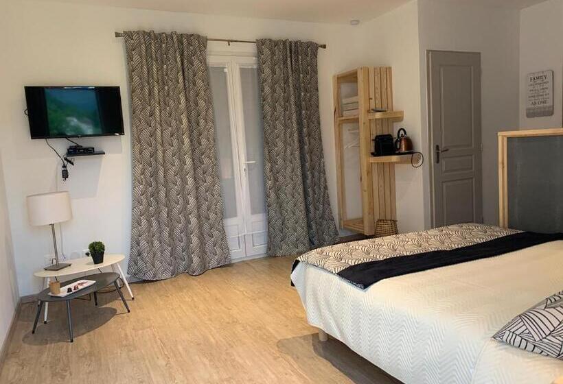 Номер Стандарт Вид на Сад, Le Long Du Verdon