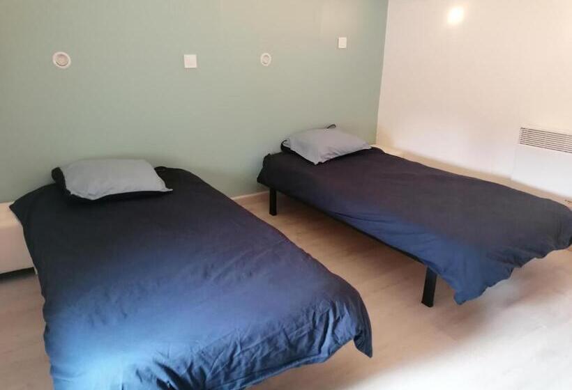 Четырехместный Номер Стандарт Вид на Сад, Le Petit Radieux